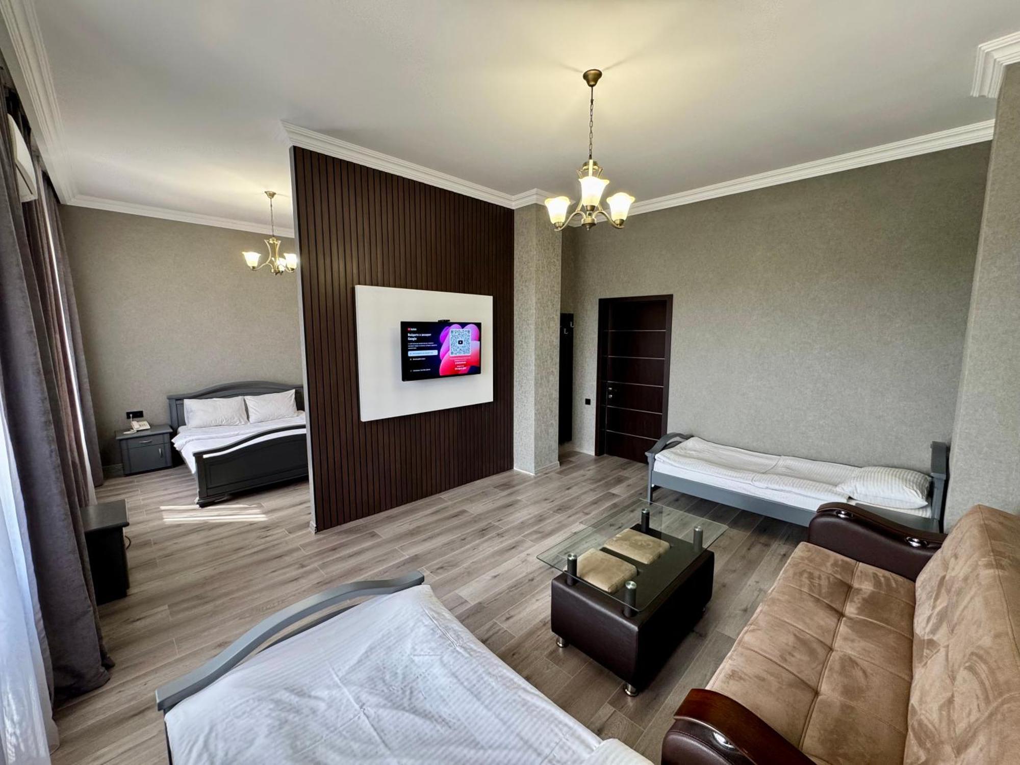 Capital Hotel エレバン エクステリア 写真
