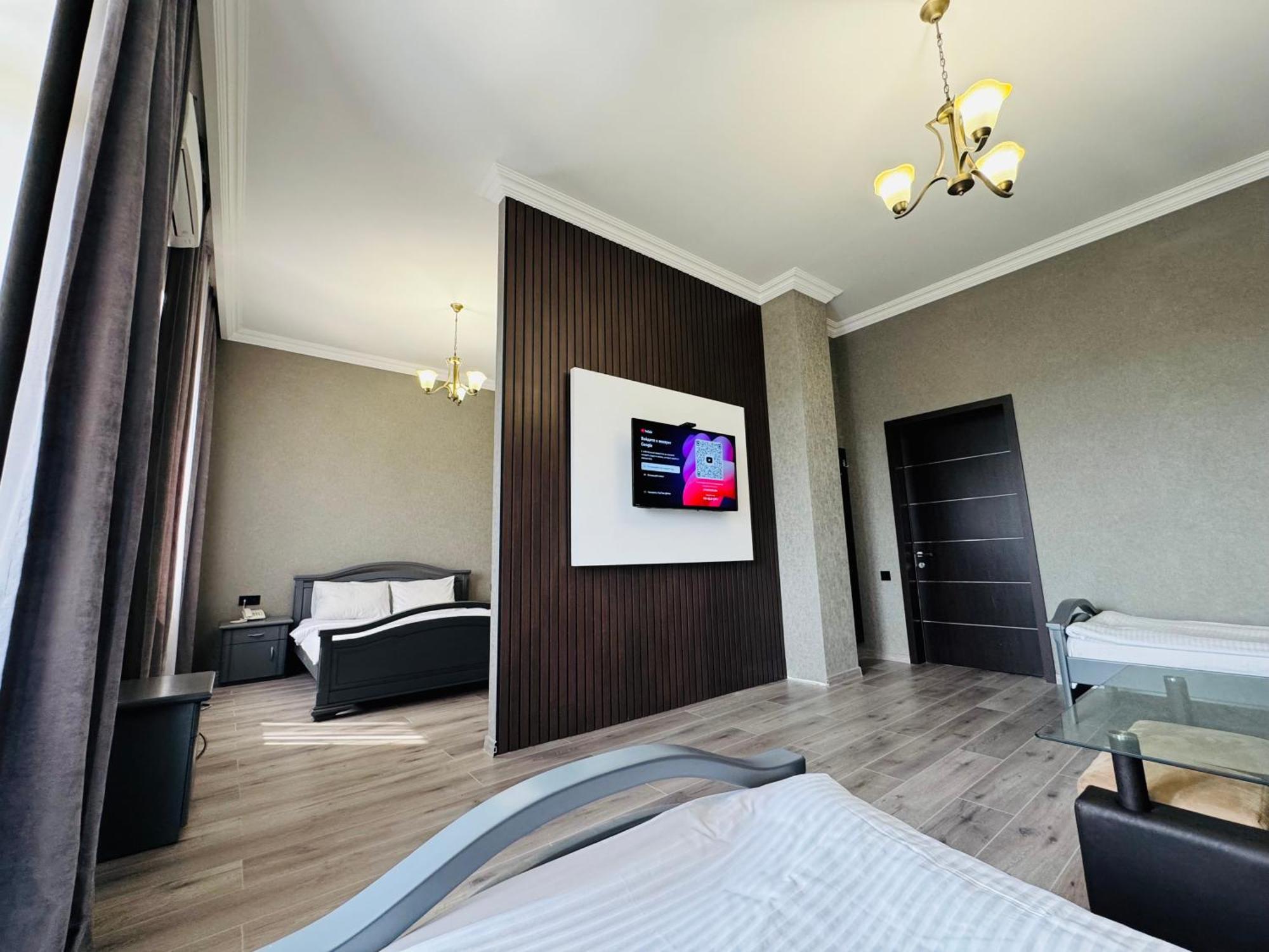 Capital Hotel エレバン エクステリア 写真